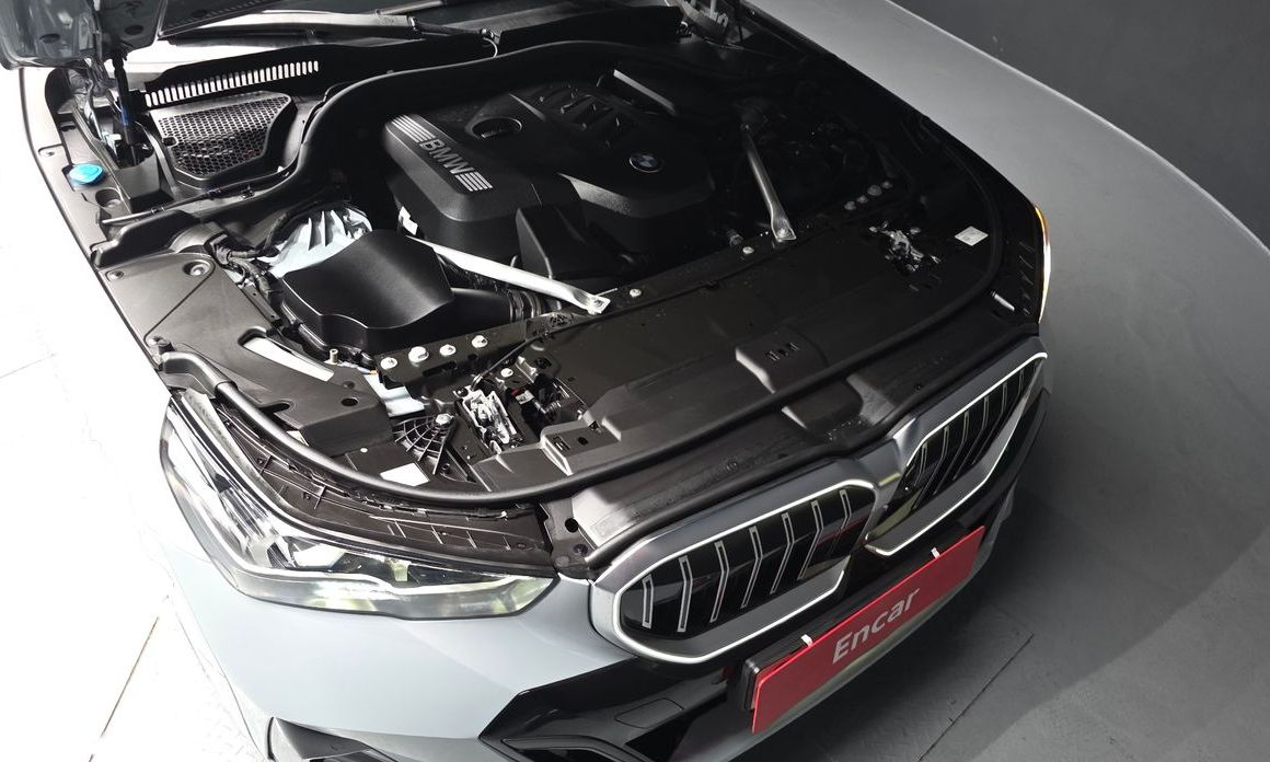 BMW 5-Series 2024