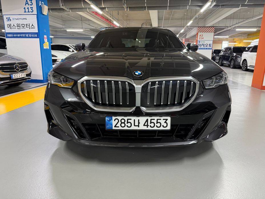 BMW 5-Series 2024