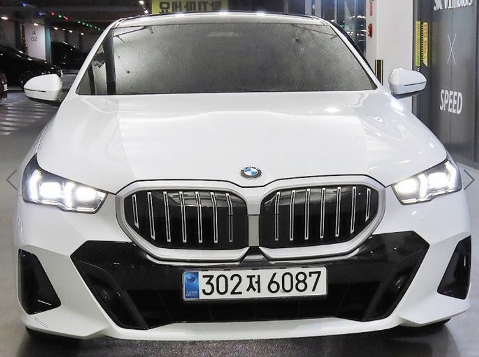 BMW 5-Series 2024