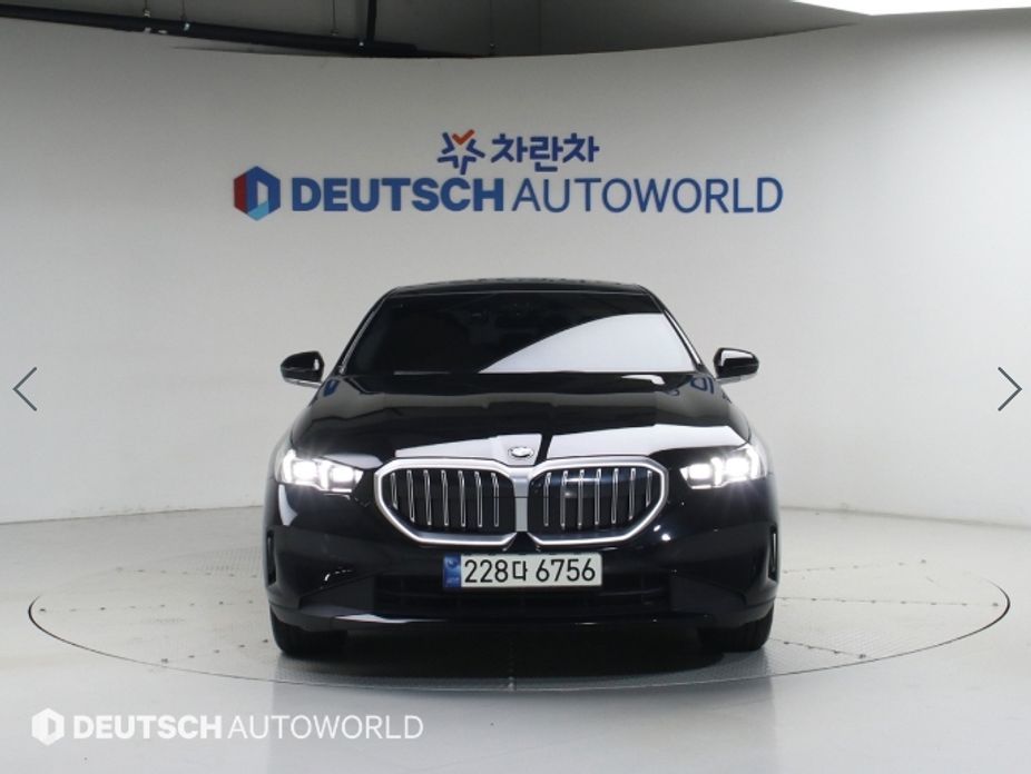BMW 5-Series 2024