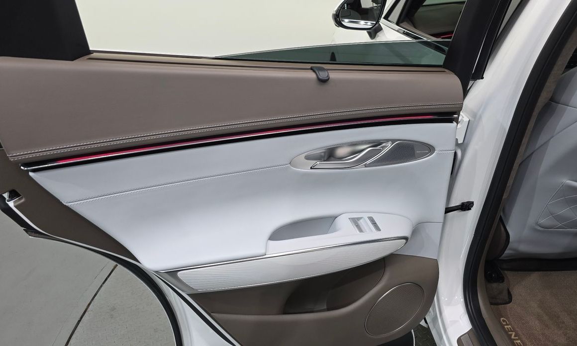 Genesis GV70 2025
