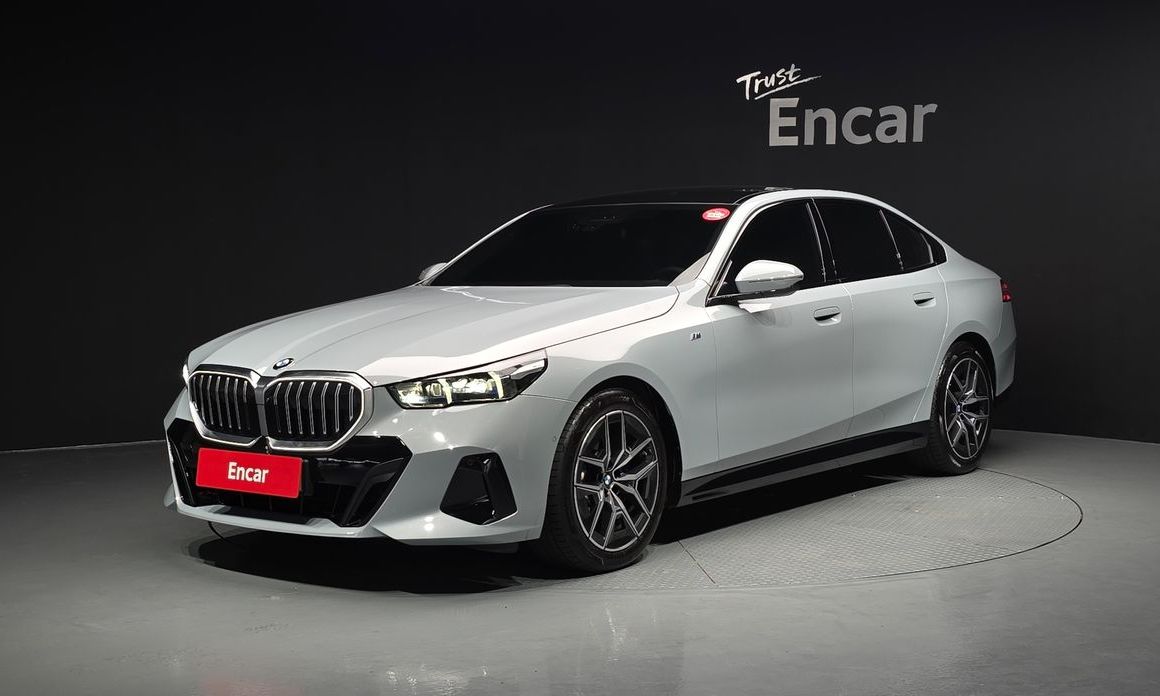 BMW 5-Series 2024
