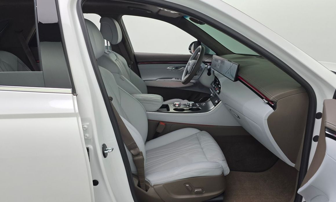 Genesis GV70 2025