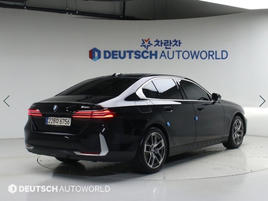 BMW 5-Series 2024