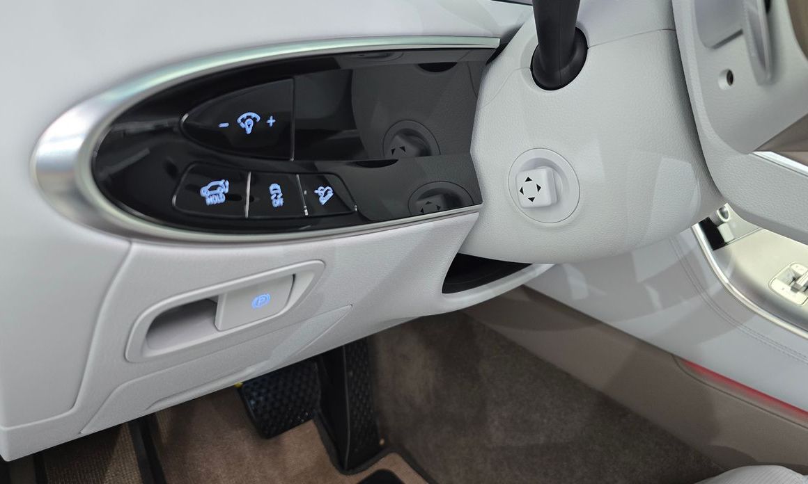 Genesis GV70 2025