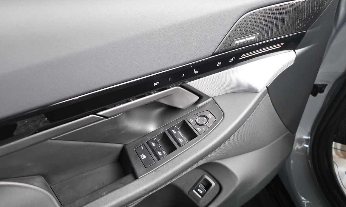 BMW 5-Series 2024