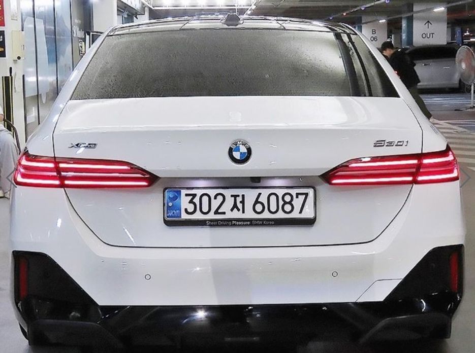 BMW 5-Series 2024