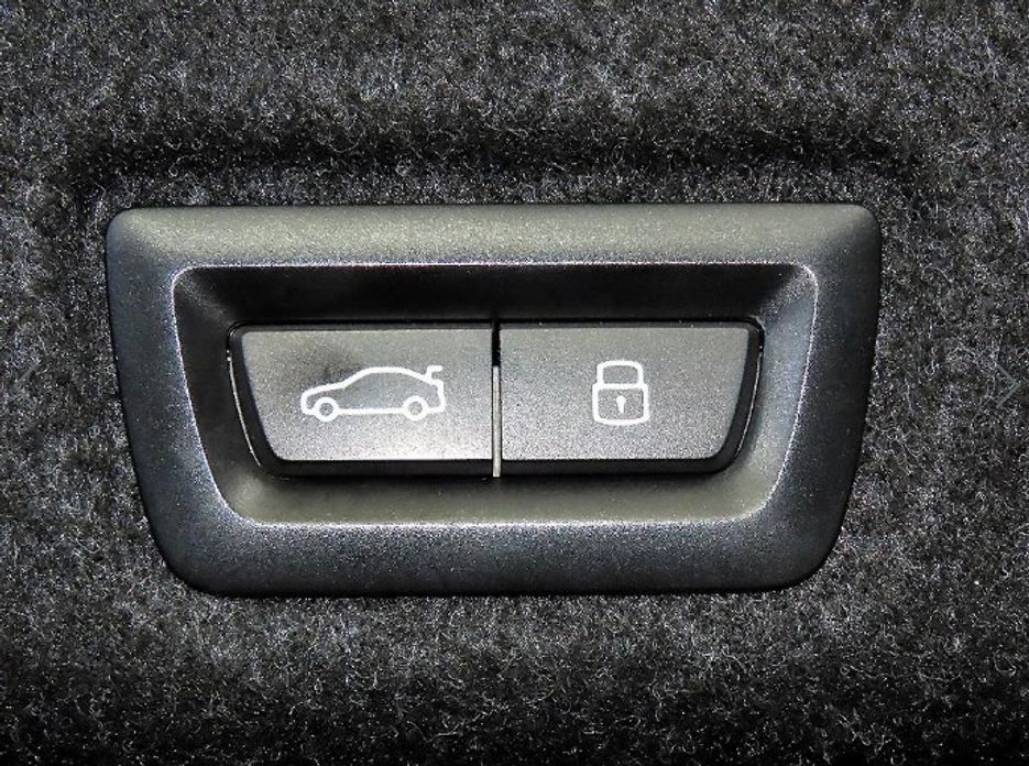 BMW 5-Series 2024