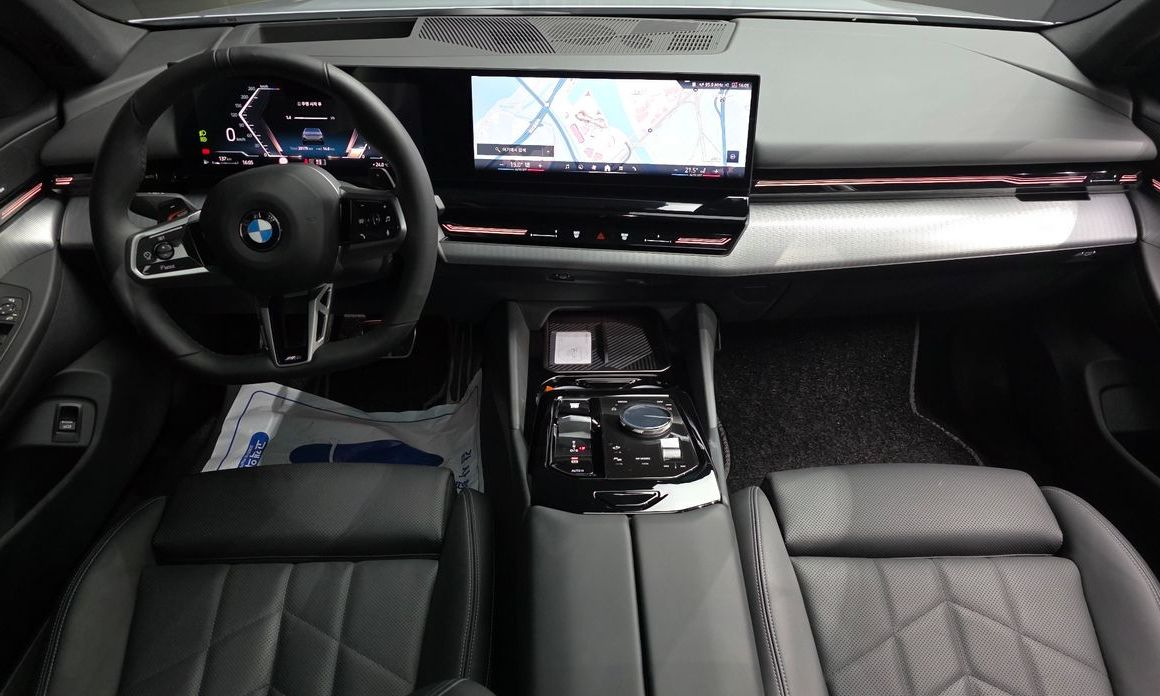 BMW 5-Series 2024