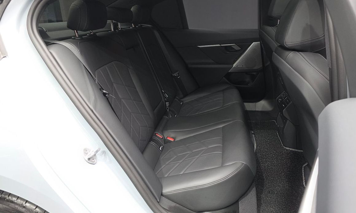 BMW 5-Series 2024