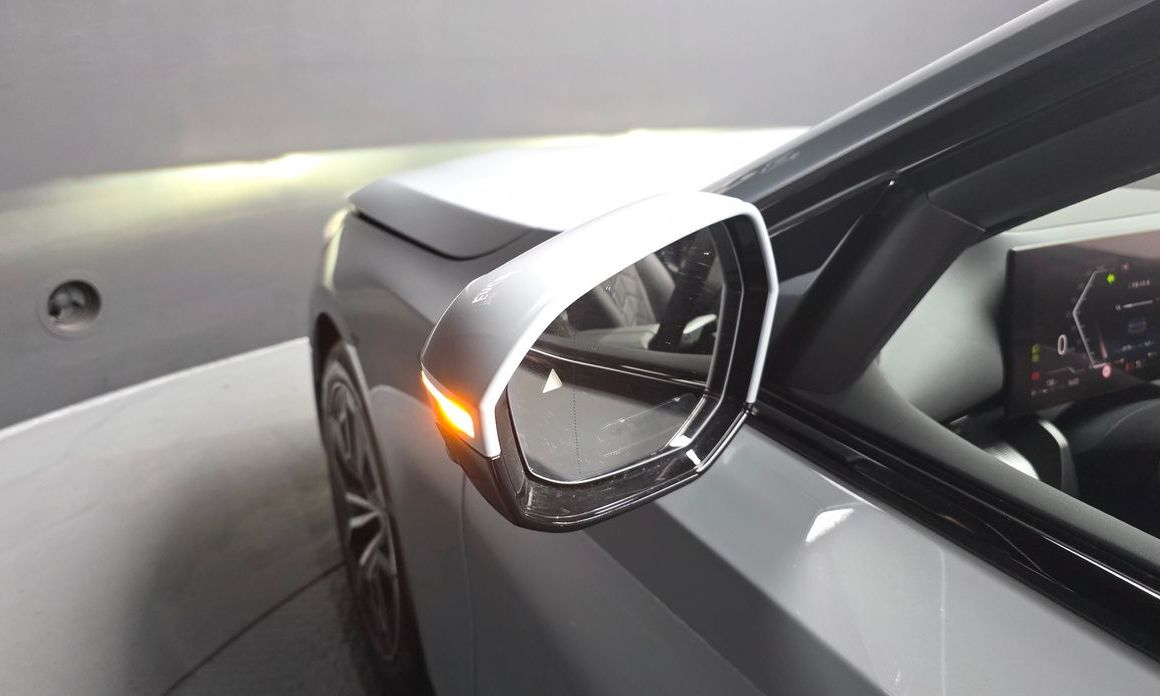 BMW 5-Series 2024