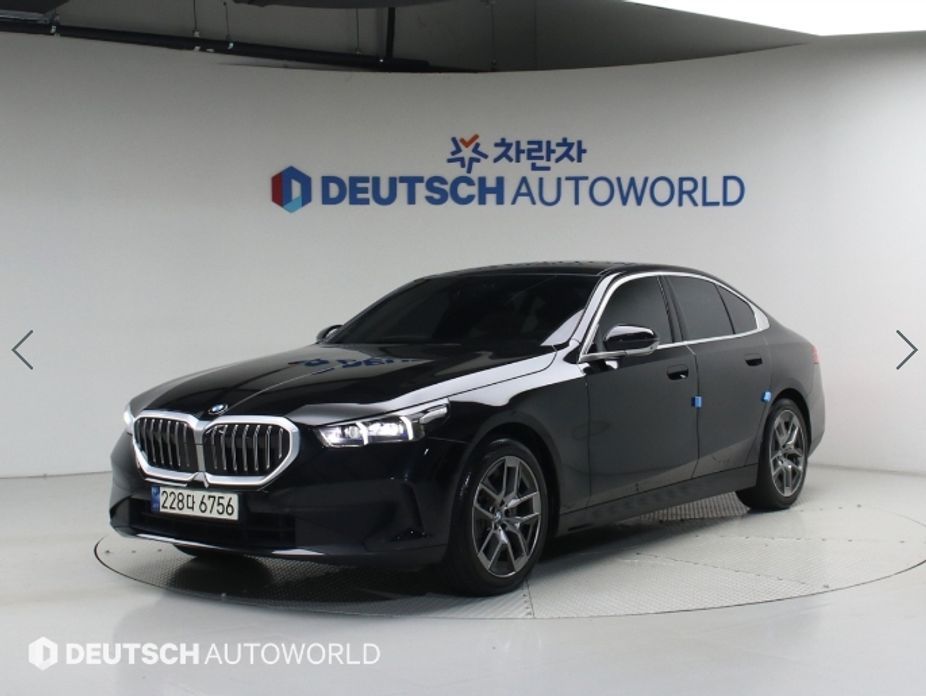 BMW 5-Series 2024