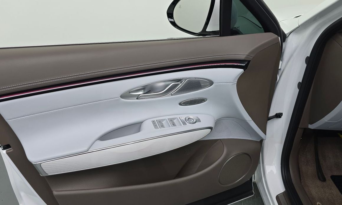 Genesis GV70 2025