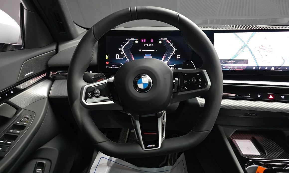 BMW 5-Series 2024