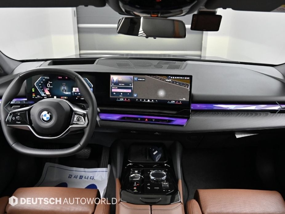 BMW 5-Series 2024