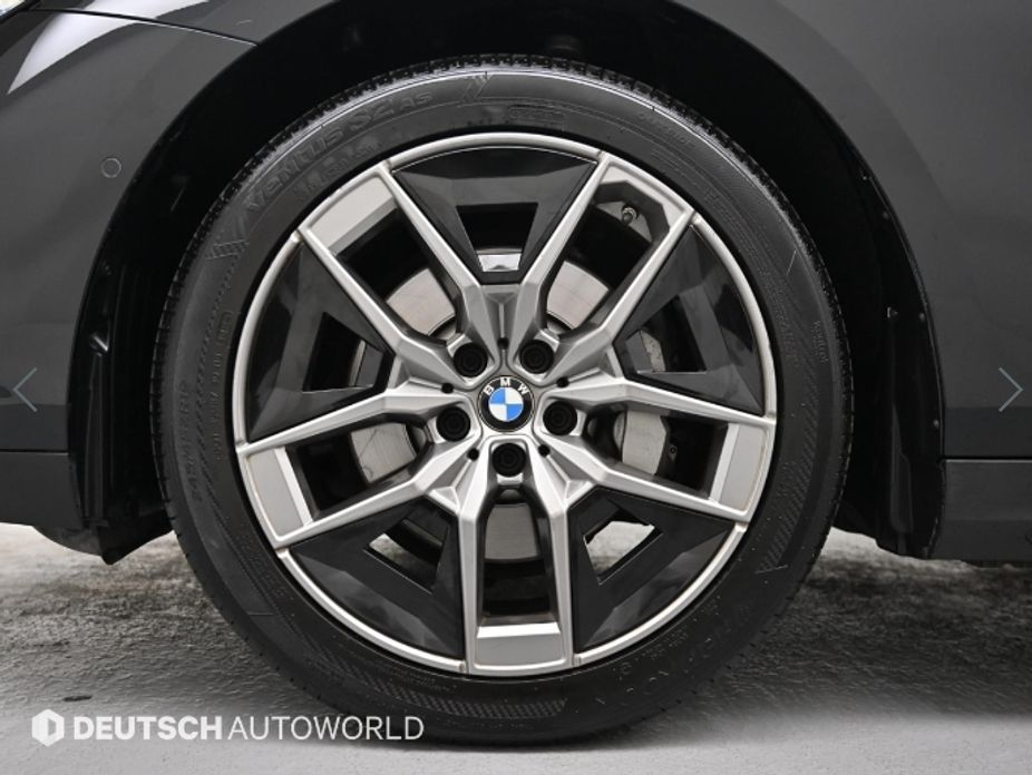 BMW 5-Series 2024