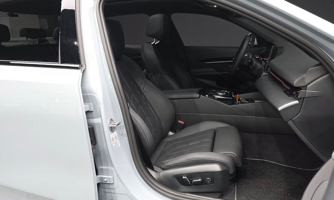 BMW 5-Series 2024