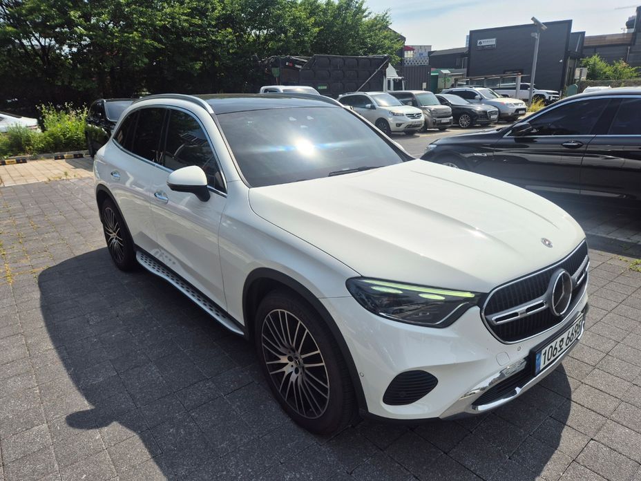 Mercedes-Benz GLC-Class 2023