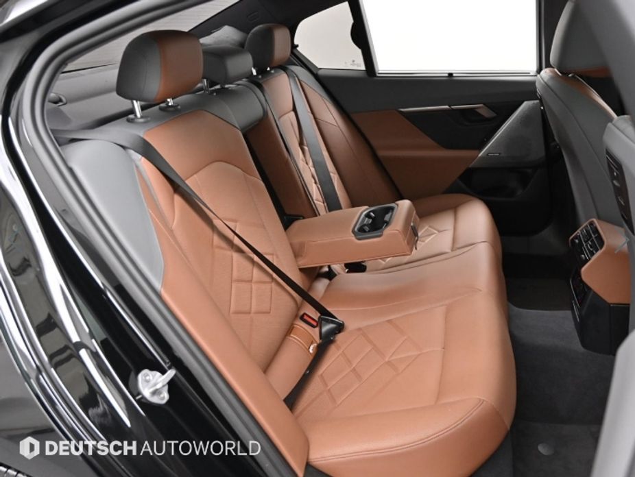 BMW 5-Series 2024