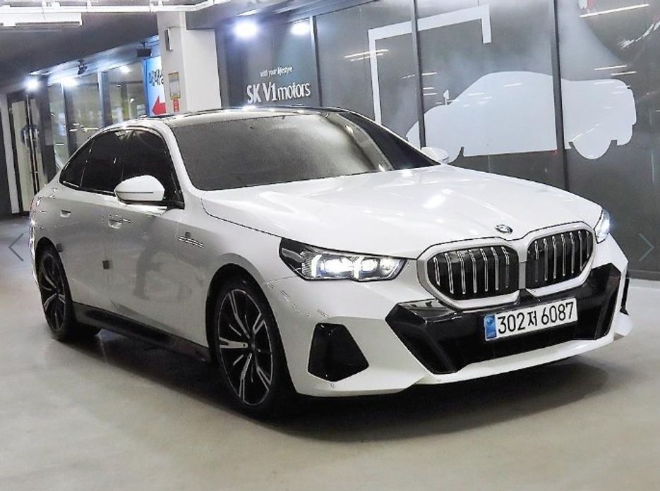 BMW 5-Series 2024