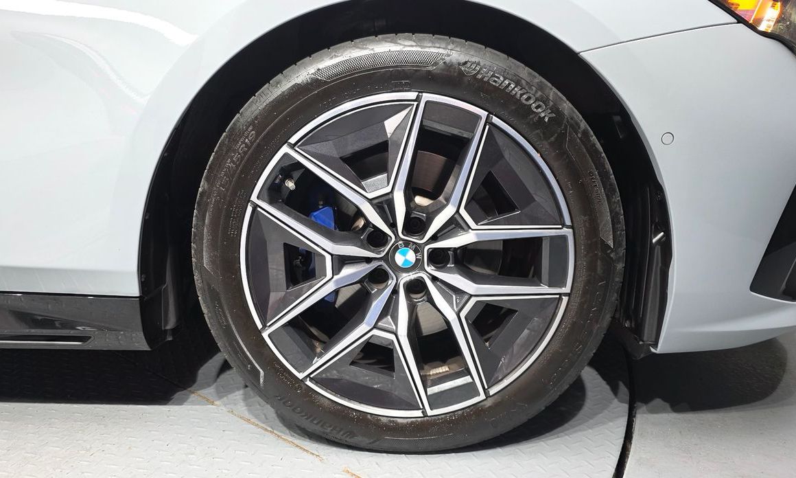 BMW 5-Series 2024