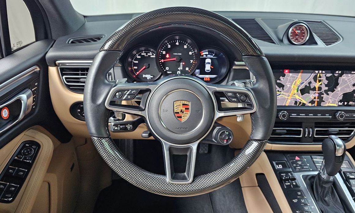 Porsche Macan 2021