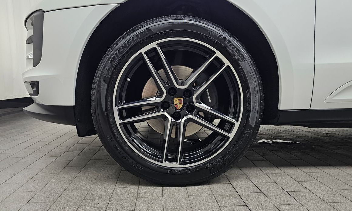 Porsche Macan 2021