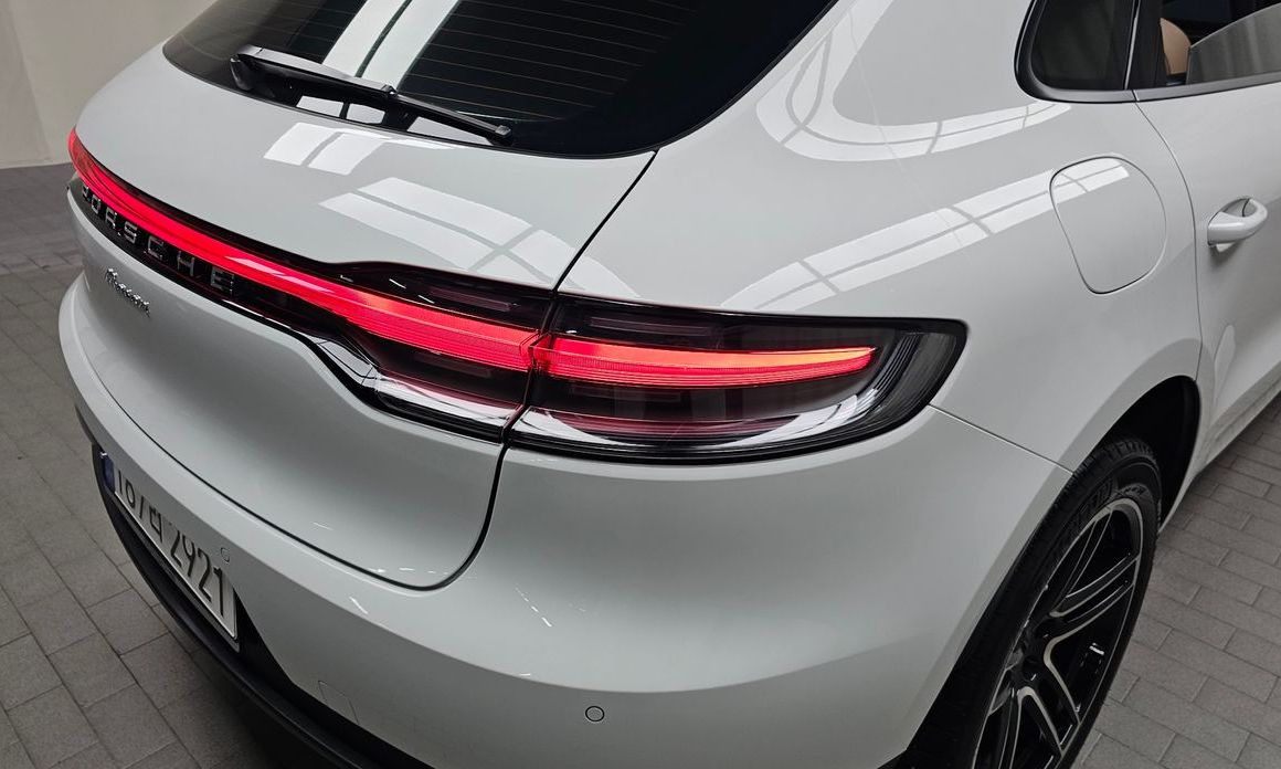 Porsche Macan 2021