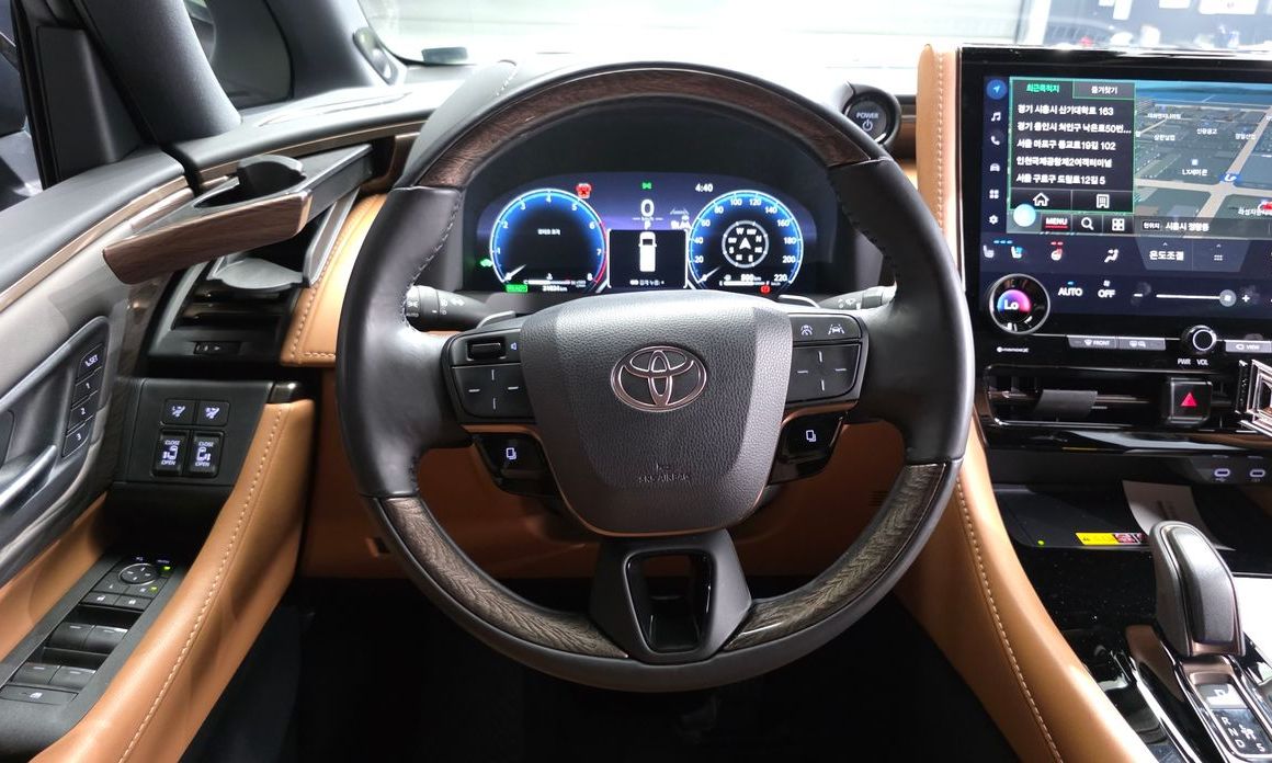 Toyota Alphard 2025