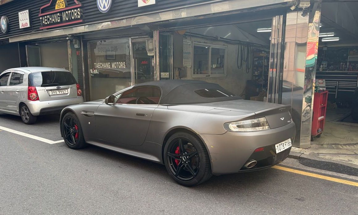 Astonmartin Vantage 2016