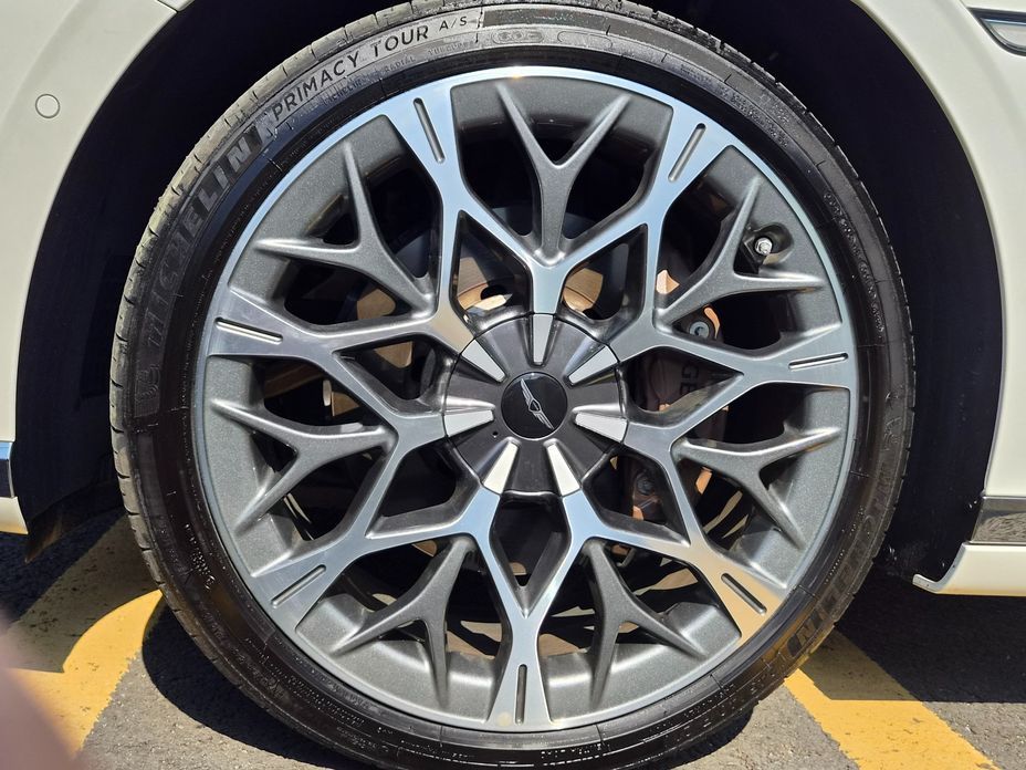 Genesis G90 2023