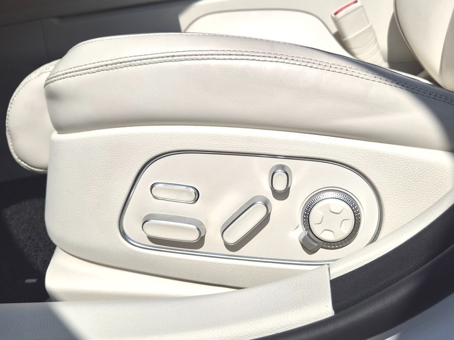 Genesis G90 2023