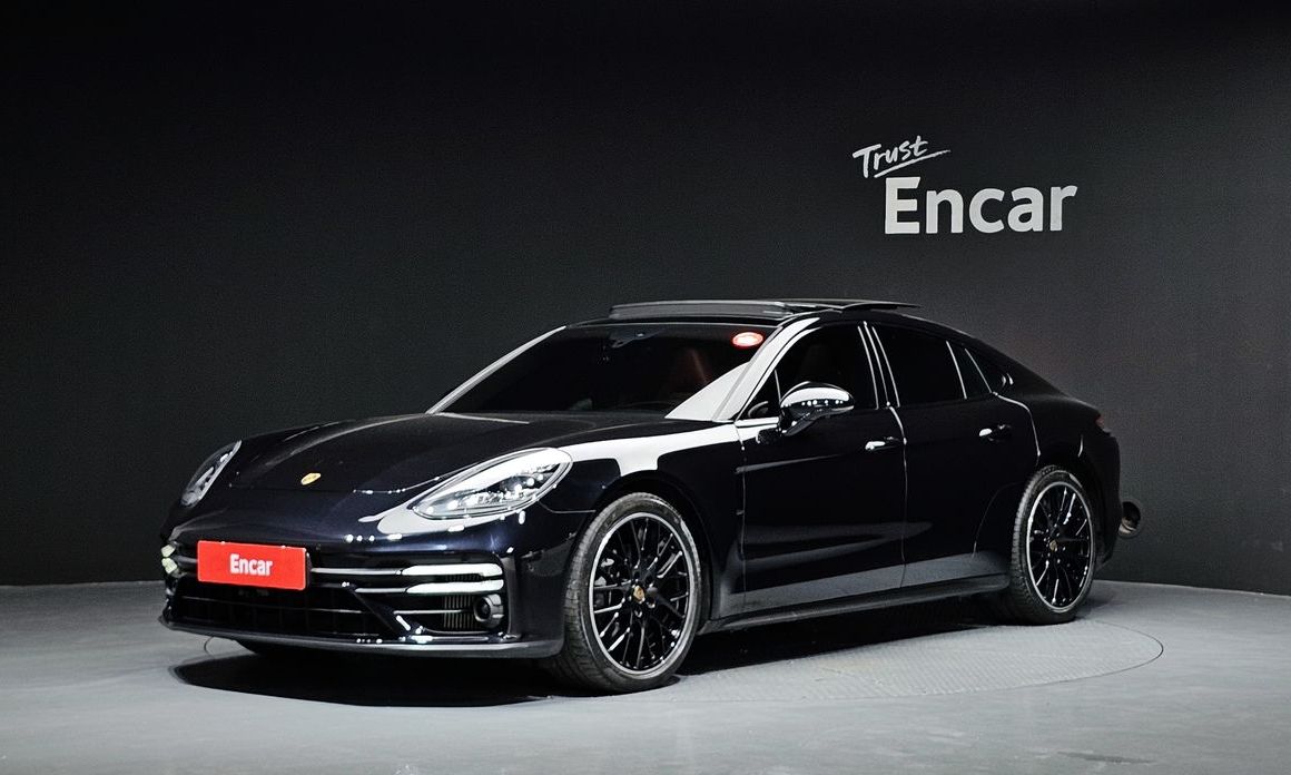 Porsche Panamera 2021