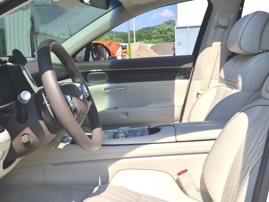 Genesis G90 2023