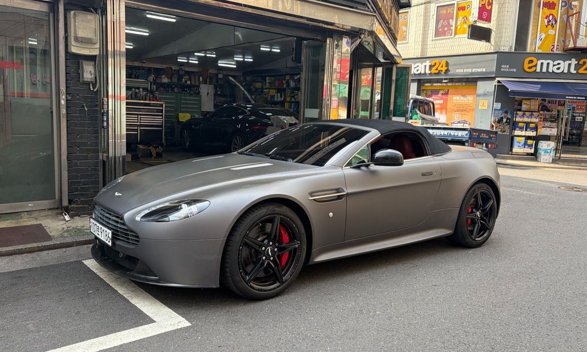 Astonmartin Vantage 2016