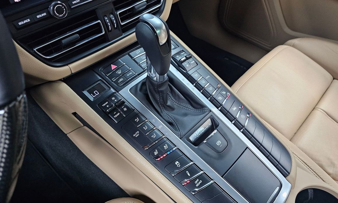 Porsche Macan 2021