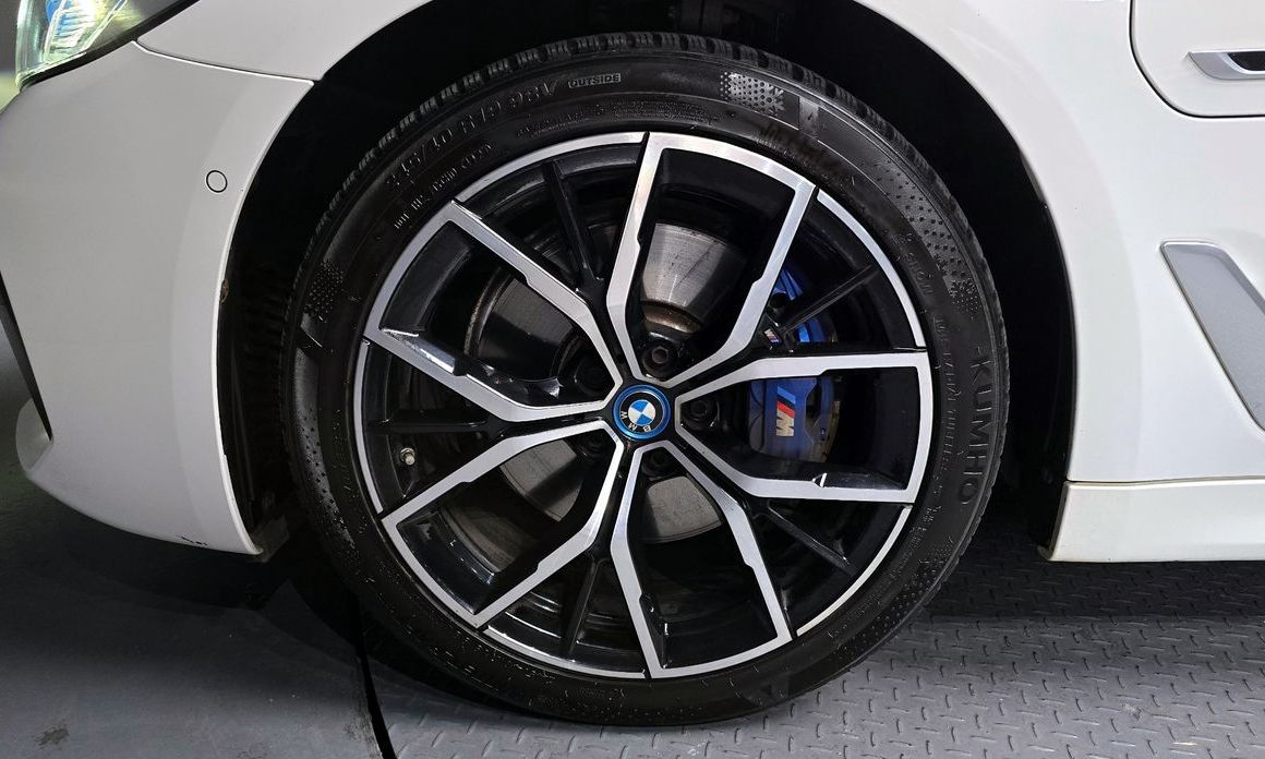 BMW 5-Series 2022