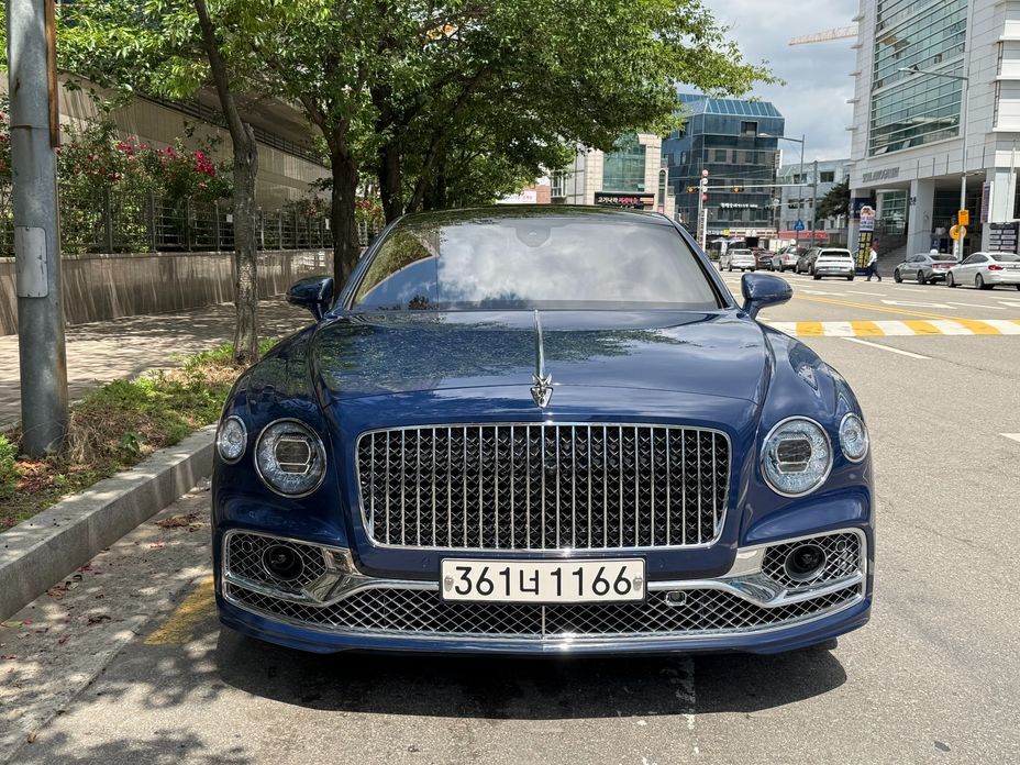 Bentley Flying Spur 2023
