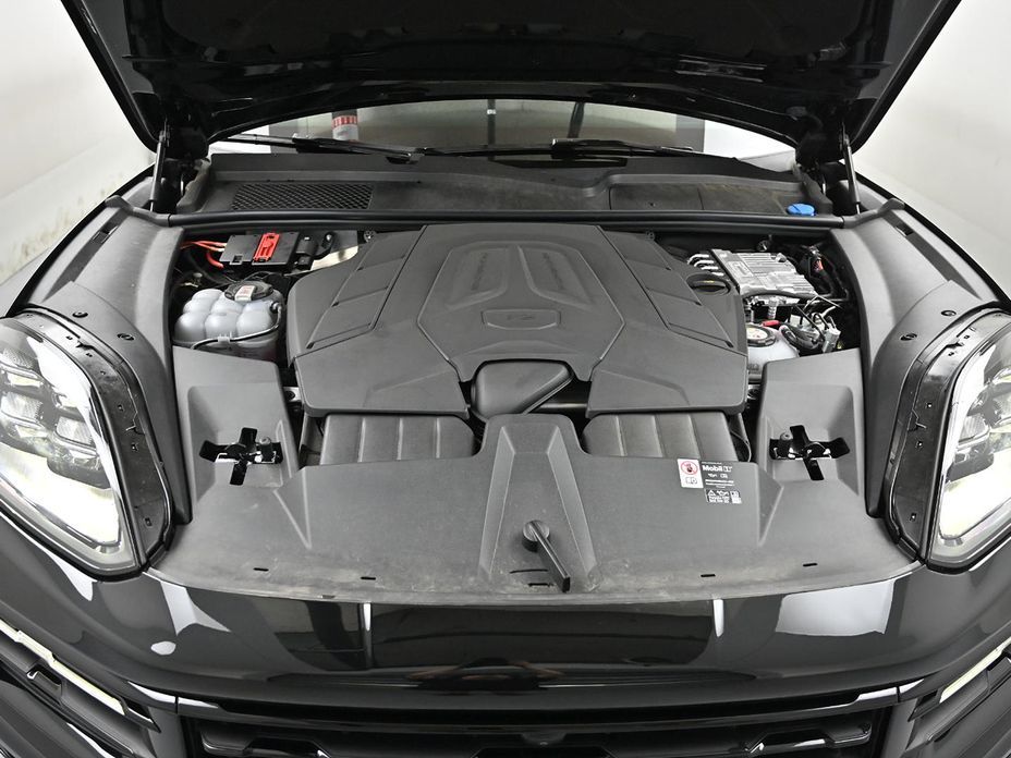 Porsche Cayenne 2025