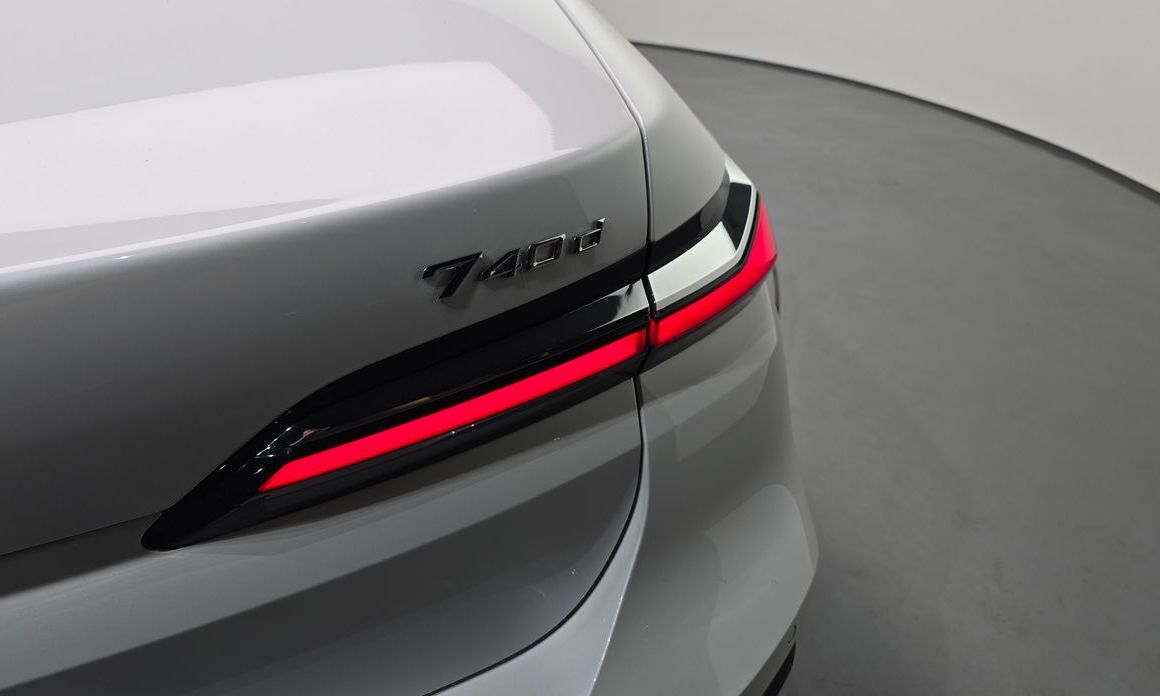 BMW 7-Series 2025