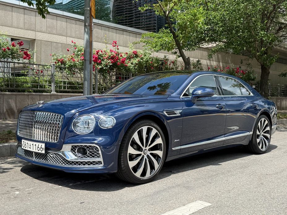 Bentley Flying Spur 2023