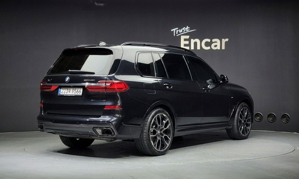 BMW X7 2025