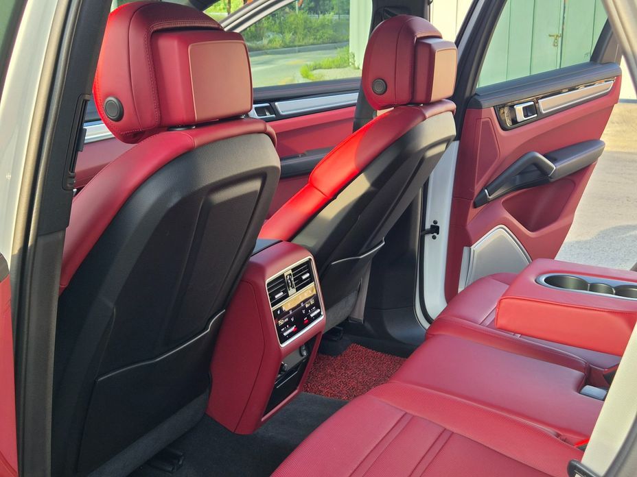 Porsche Cayenne 2022