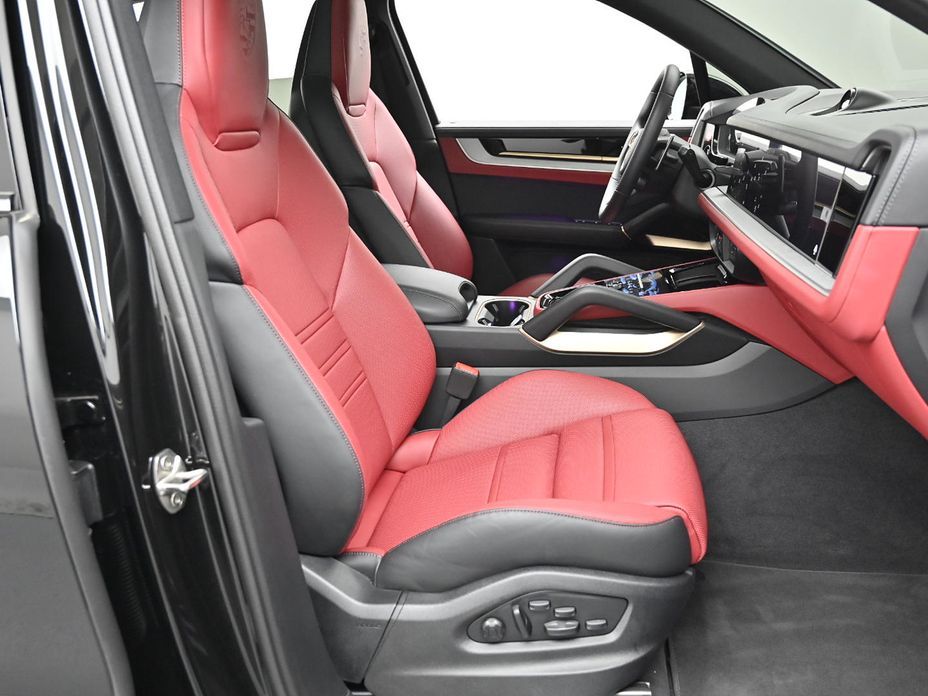 Porsche Cayenne 2025