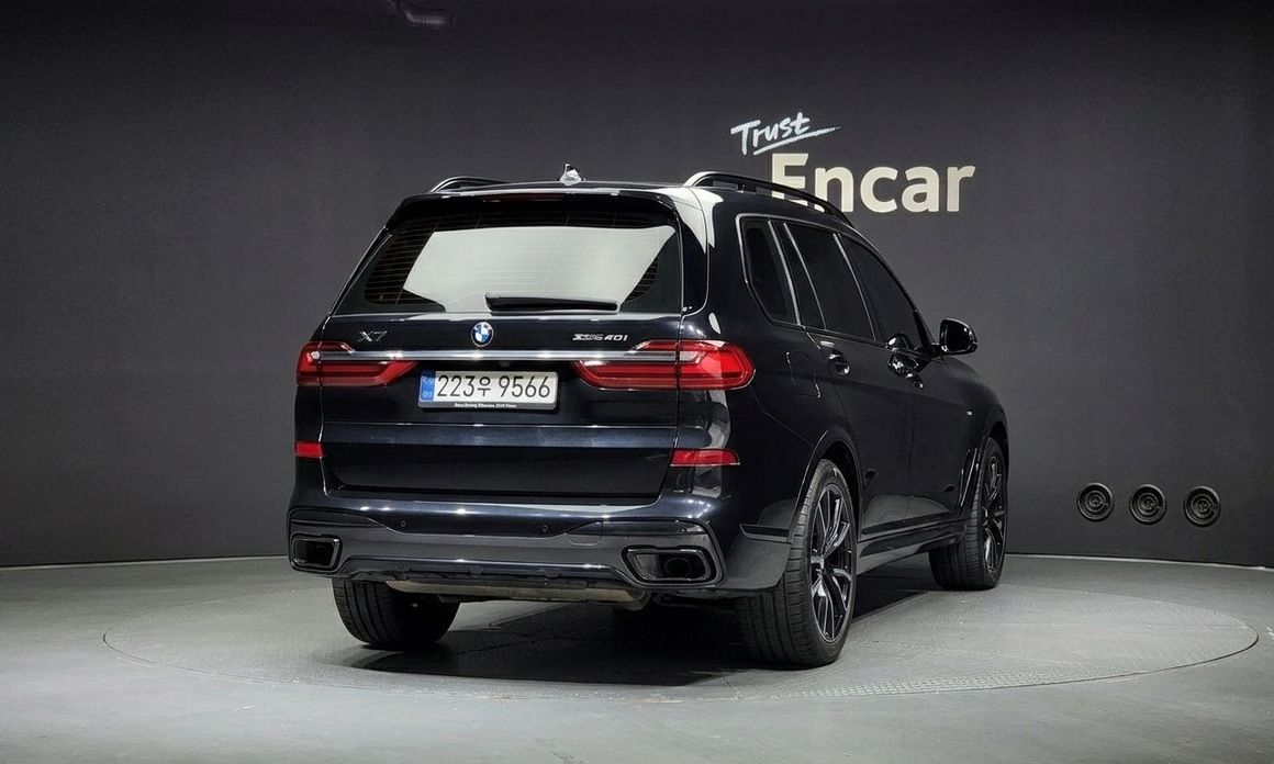 BMW X7 2025