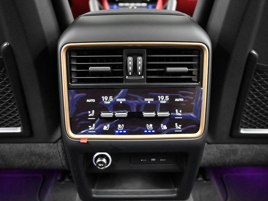 Porsche Cayenne 2025