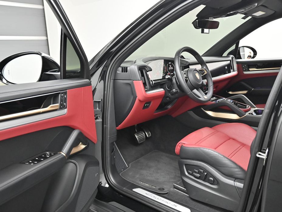 Porsche Cayenne 2025