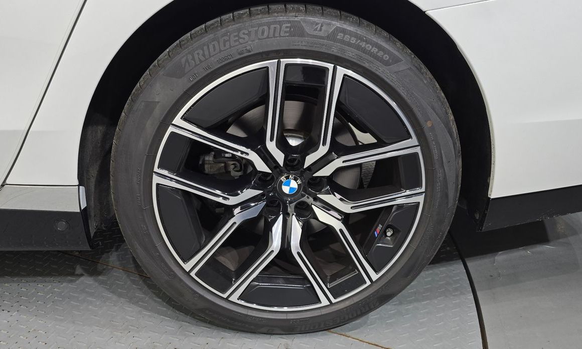 BMW 7-Series 2025