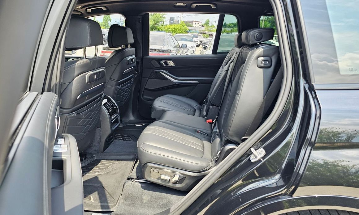 BMW X7 2025