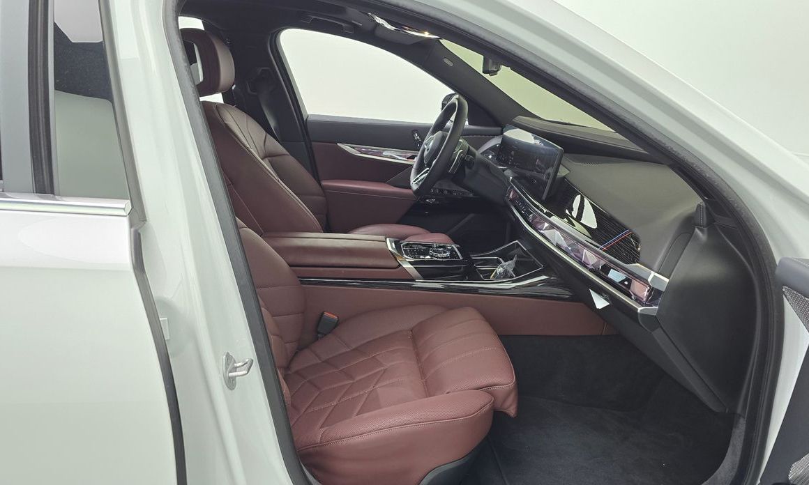 BMW 7-Series 2025
